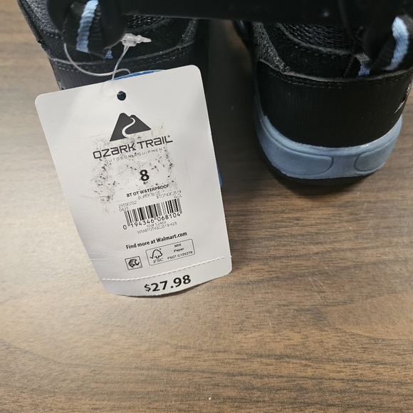 Ozark Trail Waterproof Boots size 8 (toddlers) - Picture 4 of 5